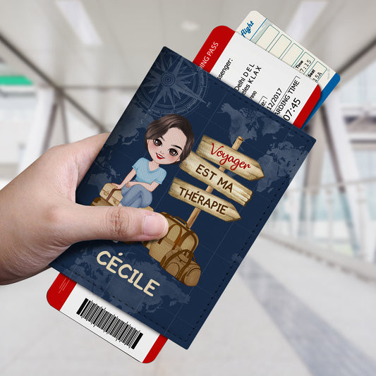 4942OFR2 porte passeport personnalise pour femme voyager est ma therapie 4942o