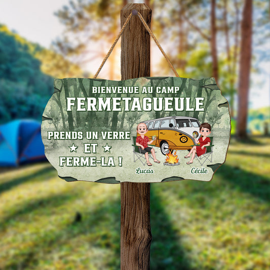 5197QFR2 plaque en bois personnalisee pour couple bienvenue au camp 5197qkltg