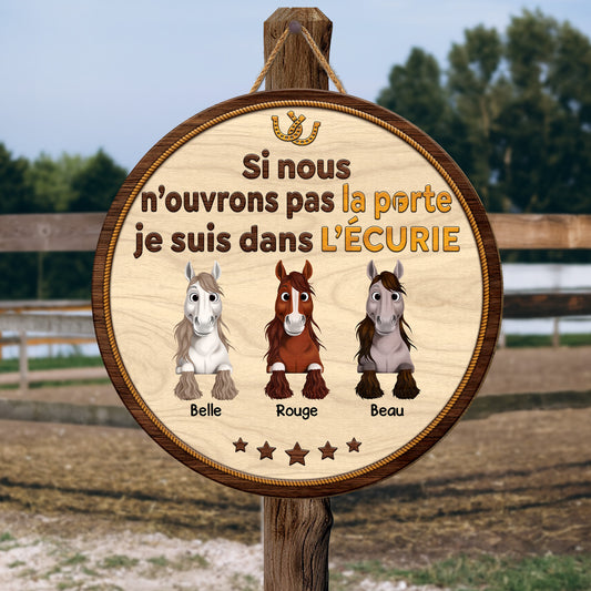 5295QFR2 plaque en bois personnalisee avec cheval nous sommes dans l_ecurie 5295q8qmu