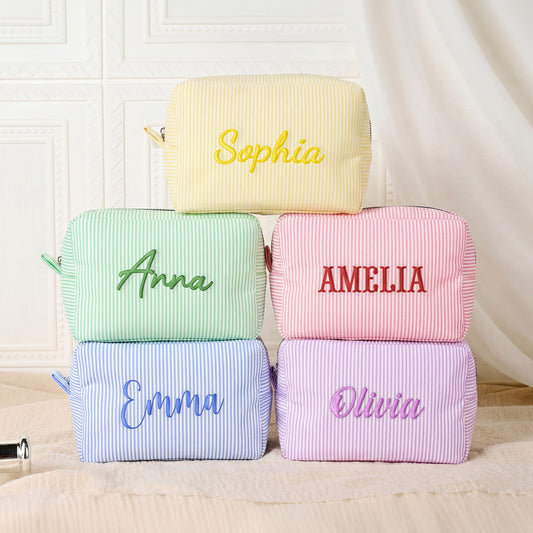 7982AFR1 cadeau pour femme utile_ trousse a maquillage personnalisee rayee avec prenom brode 7982ab0p5a