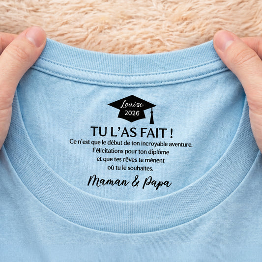 9214AFR2 tee shirt personnalise femmehomme texte a l_interieur du col blanc cadeau felicitation pour ton diplome 9214aa6dnb