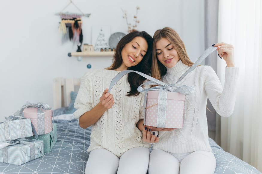 Cadeau de luxe pour femme : top des idées-cadeaux de marques prestigieuses