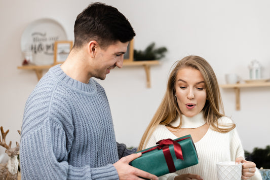 Des idées alternatives au papier cadeau de Noël : pour une saison festive plus écolo