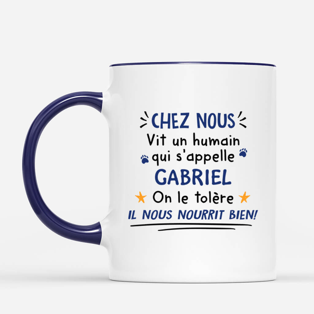 2498MFR3 mug chez nous vit un humain version chien personnalise