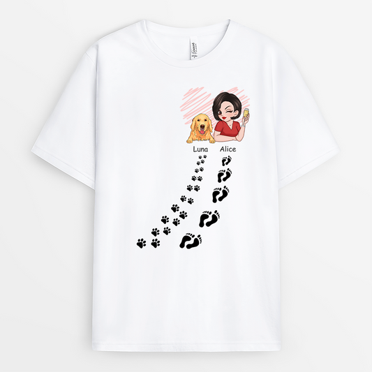 2768AFR1 maman chien avec chemin dempreintes t shirt chien personnalise pour femme