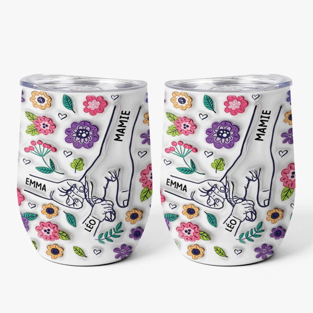 Mamie Tenant Les Mains Avec Jolies Fleurs 3D - Cadeau Personnalisé | Verre À Vin Isotherme