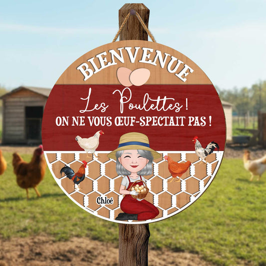 5108QFR2 plaque en bois personnalisee a suspendre bienvenue les poulettes 5108qtkaa