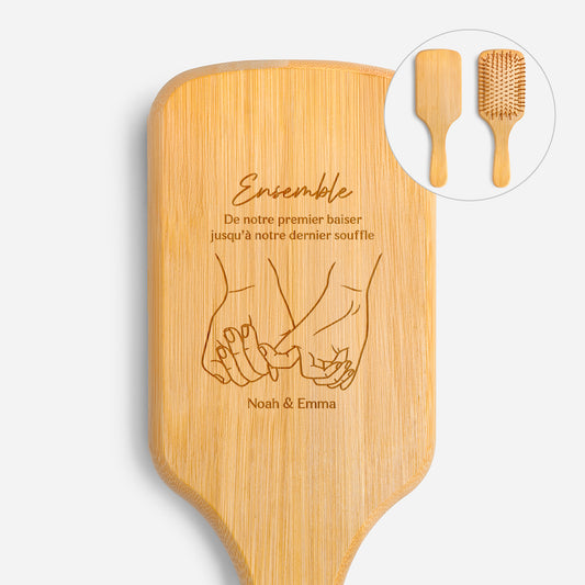 5150QFR1 couple de notre premier baiser brosse a cheveux personnalisee en bambou 5150qtqng_329cc292 78ef 4719 8ac0 b39539487901