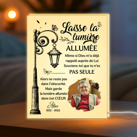5241LFR2 lightbox personnalisable laisse la lumiere allumee cadeau commemoratif pour perte de maman 5241l6lna