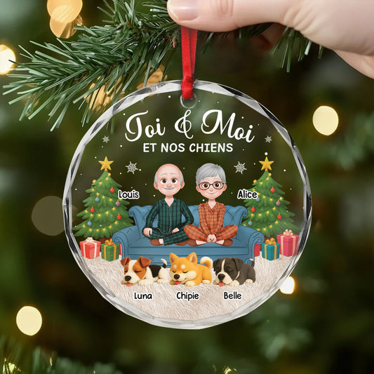 5663OFR2 ornement noel en verre personnalise couple toi moi et notre chien version salon 5663o3ktc