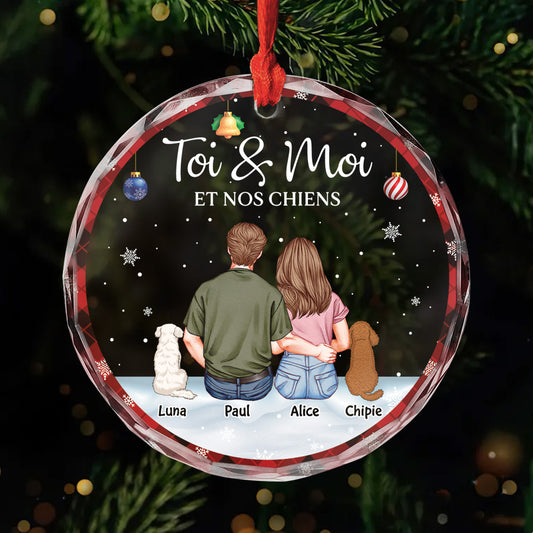 5786OFR1 ornement noel en verre personnalise couple toi et moi et nos chiens 5786okt0c