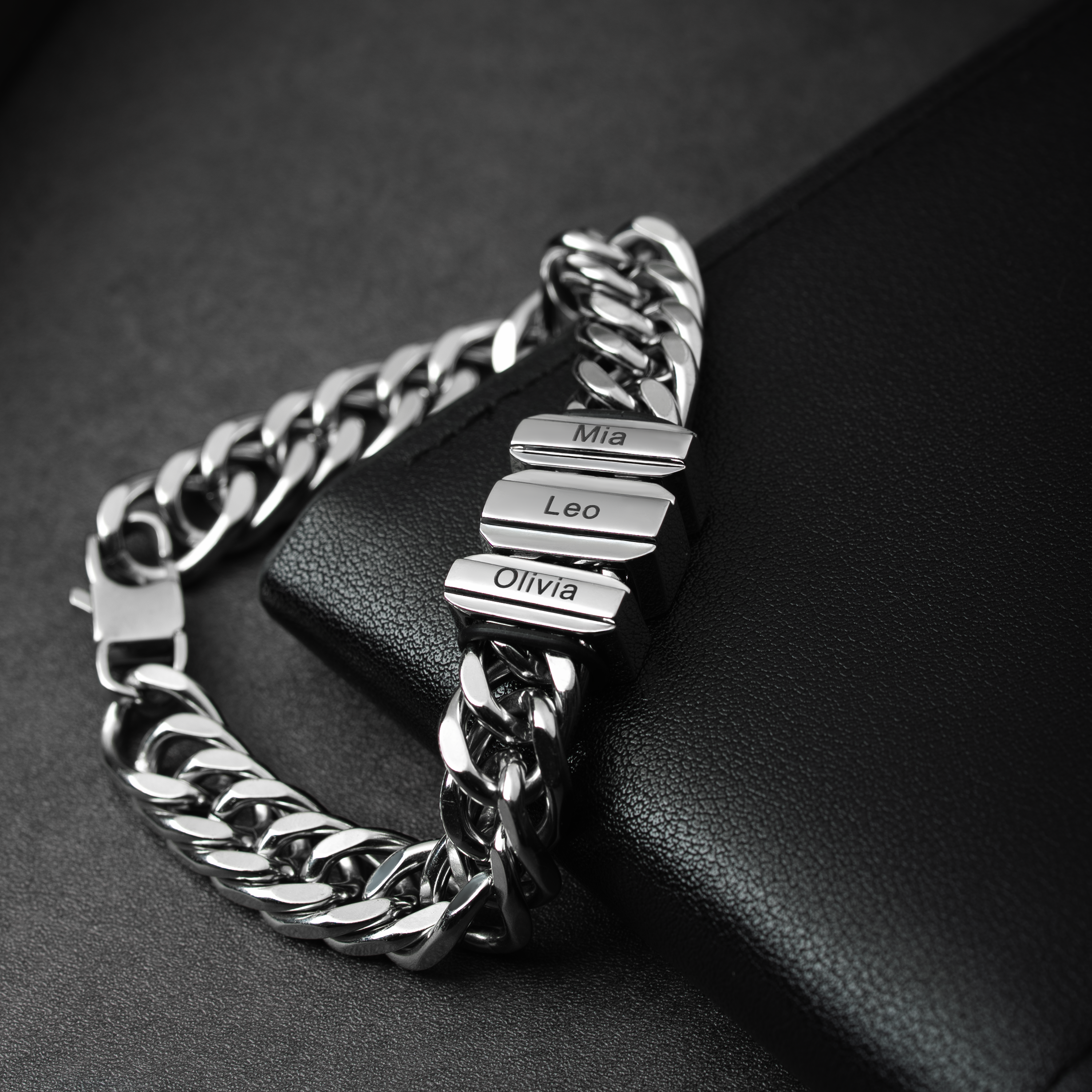 6675JFR2 bracelet homme personnalisable avec bloc de prenom 6675j0t5b