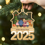6776OFR1 ornement acrylique personnalise famille premier noel dans notre nouvelle maison 6776ot6ti2