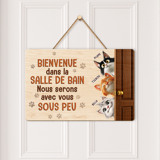 7735QFR2 plaque en bois personnalisee a suspendre avec chat bienvenue dans la salle de bain 7735qtrad