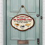 7772QFR2 plaque en bois personnalisee a suspendre chiens fous vivent ici 7772q6chd