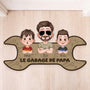 8610AFR1 paillasson forme originale personnalise le garage de papa papy 8610adnhbb