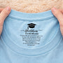 8964AFR1 cadeau pour diplome universitaire_ tee shirt personnalise blanc avec texte a l_interieur du col 8964aaavls_2
