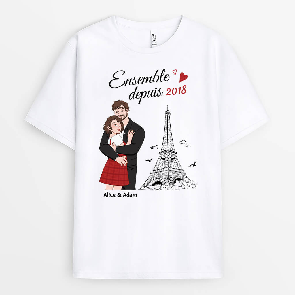 Ensemble Depuis Version Couple S'Embrassant Sous La Tour Eiffel - Cadeau Personnalisé | T-shirt Pour Couple