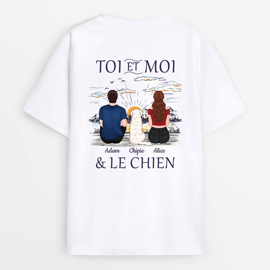 Toi Et Moi & Le Chien Derrière De Dos  -Cadeau Personnalisé | T-shirt pour Couple
